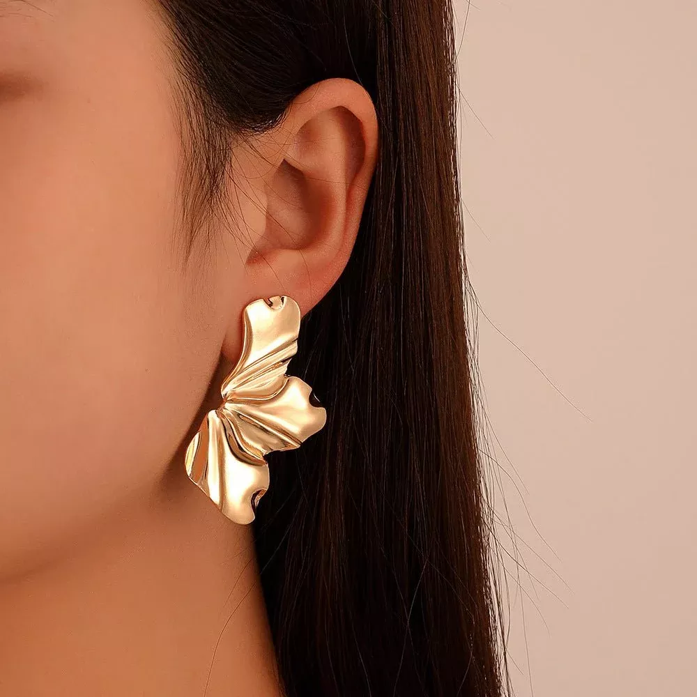 European and American retro exaggerated golden flower earrings simple temperament matte irregular petal earrings alloy earrings for women